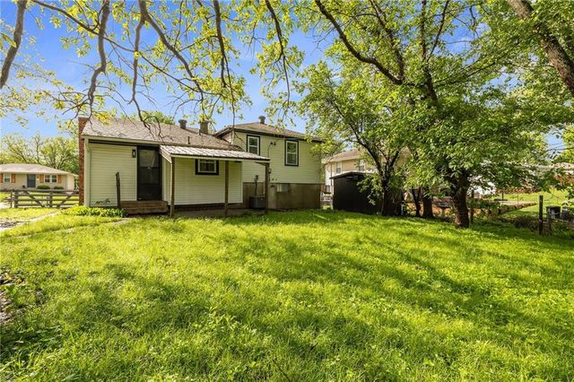 5412 NE 56th Place, Kansas City, MO 64119
