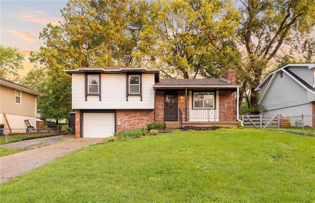 5412 NE 56th Place, Kansas City, MO 64119