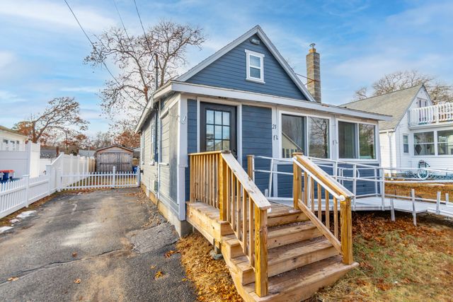 21 Bayview Street, Wareham, MA 02571