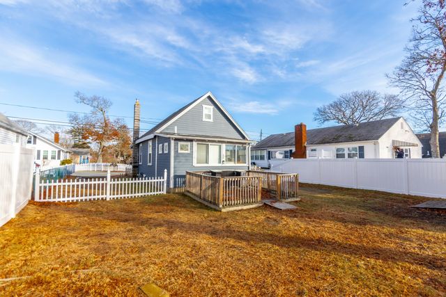 21 Bayview Street, Wareham, MA 02571