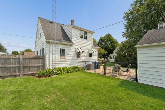 1823 HUBBARD STREET, Oshkosh, WI 54902