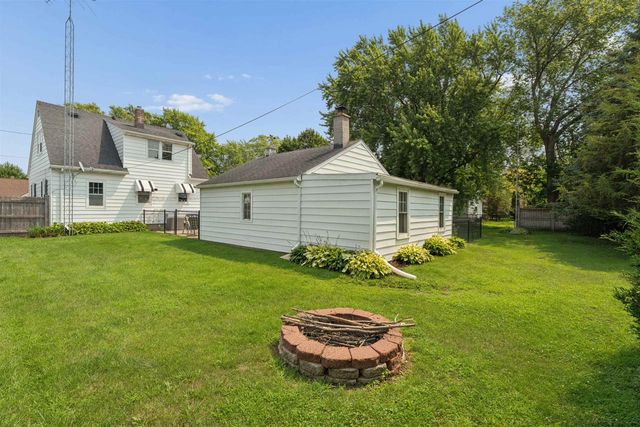 1823 HUBBARD STREET, Oshkosh, WI 54902
