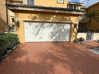 5543 NW 112th Place -, Doral, FL 33178