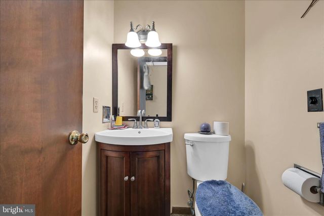 28 PINE HEIGHTS DR, Pine Grove, PA 17963