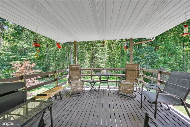 28 PINE HEIGHTS DR, Pine Grove, PA 17963