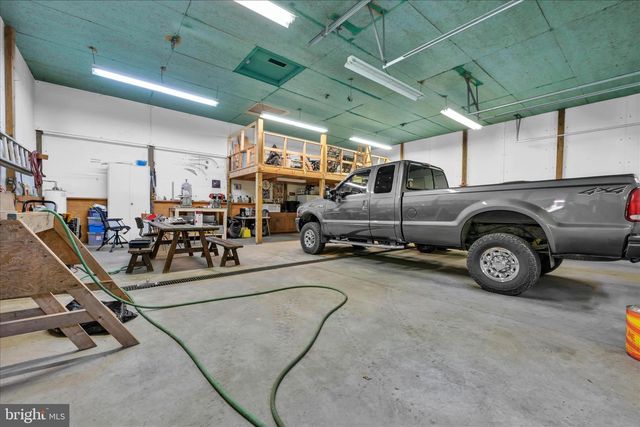 28 PINE HEIGHTS DR, Pine Grove, PA 17963