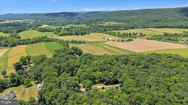 28 PINE HEIGHTS DR, Pine Grove, PA 17963