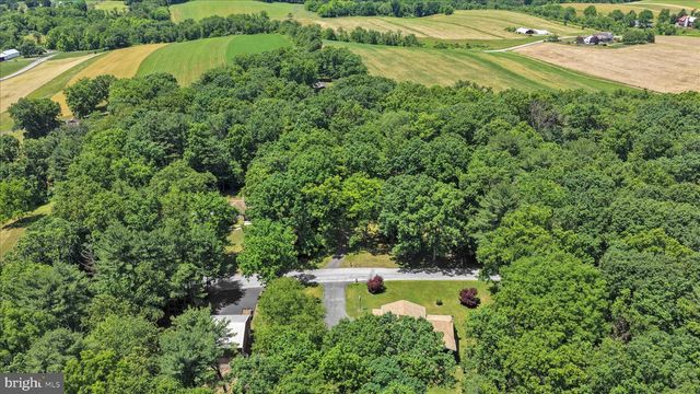 28 PINE HEIGHTS DR, Pine Grove, PA 17963