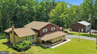 28 PINE HEIGHTS DR, Pine Grove, PA 17963
