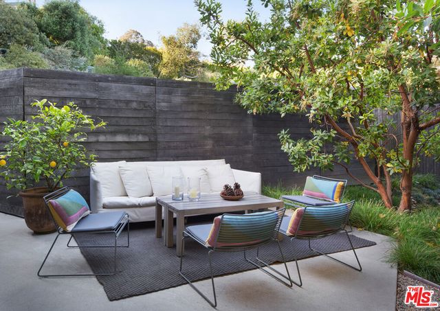 12450 Rochedale Lane, Los Angeles, CA 90049