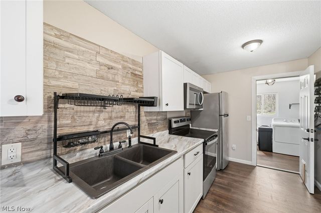 1555 Ambre Drive, Akron, OH 44312