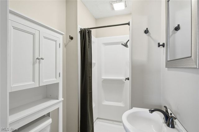 1555 Ambre Drive, Akron, OH 44312