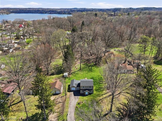 1555 Ambre Drive, Akron, OH 44312