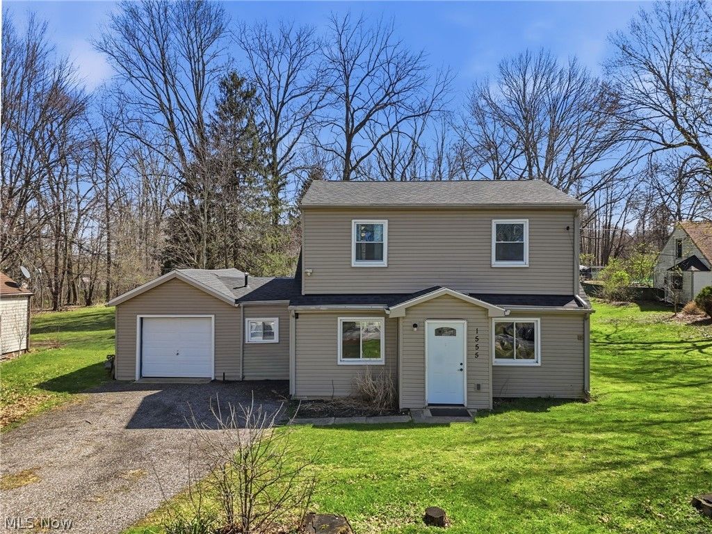 1555 Ambre Drive, Akron, OH 44312