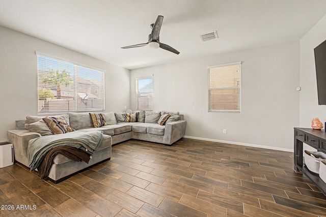 3938 E SOURWOOD Drive, Gilbert, AZ 85298