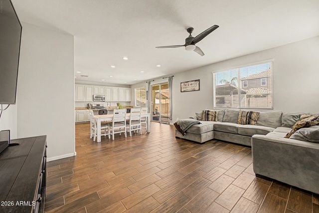 3938 E SOURWOOD Drive, Gilbert, AZ 85298