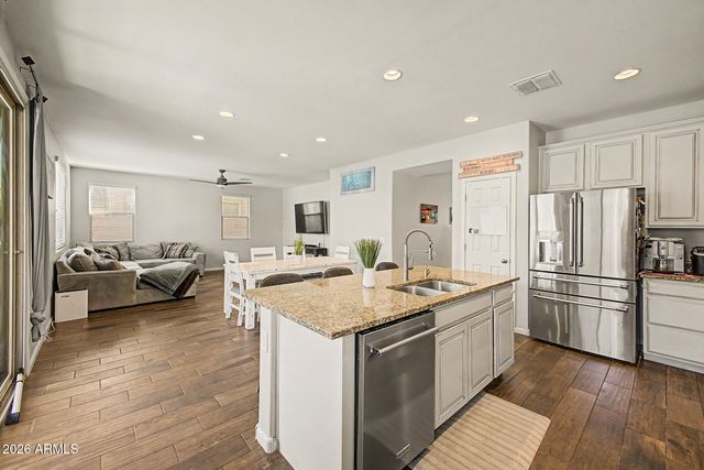 3938 E SOURWOOD Drive, Gilbert, AZ 85298