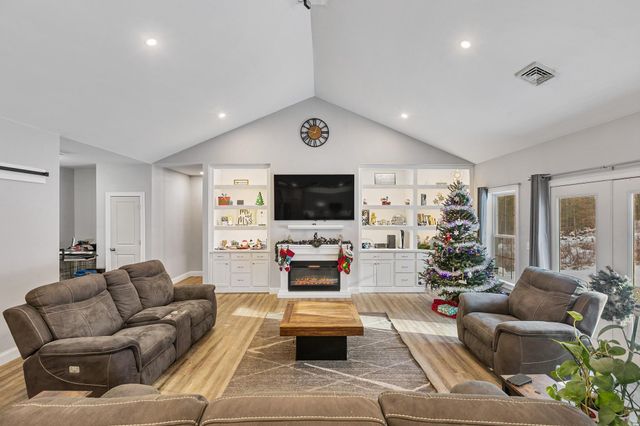 534 Cobble Hill Road, Swanzey, NH 03446