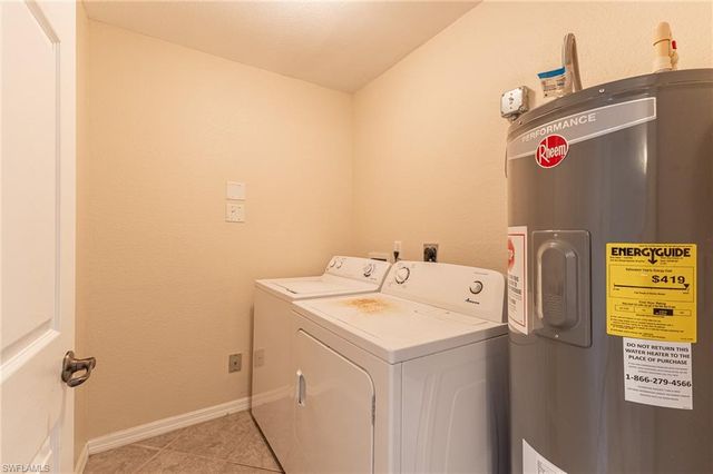 717 SE 8th ST, Cape Coral, FL 33990