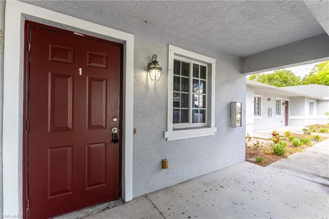 717 SE 8th ST, Cape Coral, FL 33990