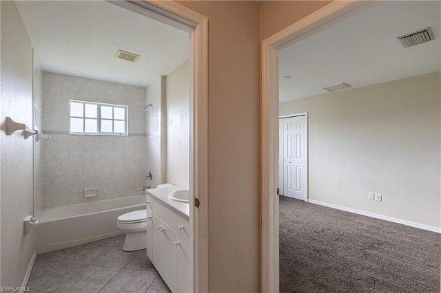 717 SE 8th ST, Cape Coral, FL 33990