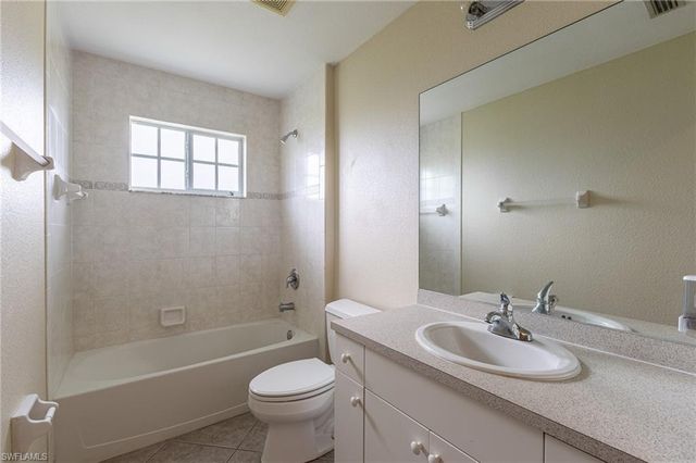 717 SE 8th ST, Cape Coral, FL 33990