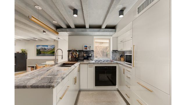 357 W 29TH Street GB, New York City, NY 10001