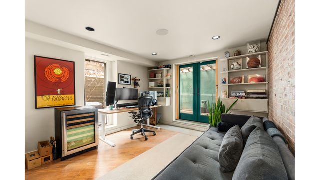 357 W 29TH Street GB, New York City, NY 10001