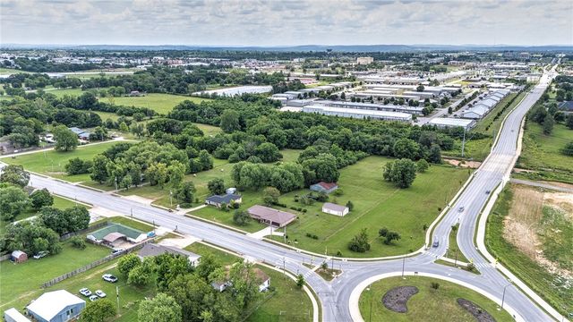 5441 Har Ber Avenue, Springdale, AR 72762