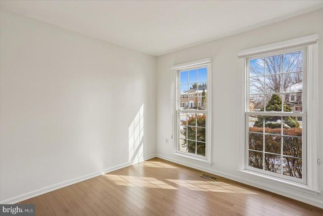 5700 MAGIC MOUNTAIN DR, North Bethesda, MD 20852