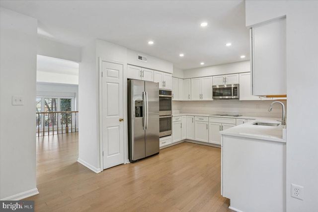 5700 MAGIC MOUNTAIN DR, North Bethesda, MD 20852