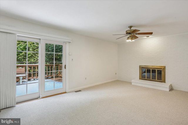 5700 MAGIC MOUNTAIN DR, North Bethesda, MD 20852