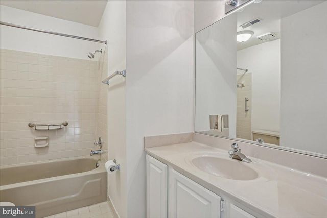 5700 MAGIC MOUNTAIN DR, North Bethesda, MD 20852