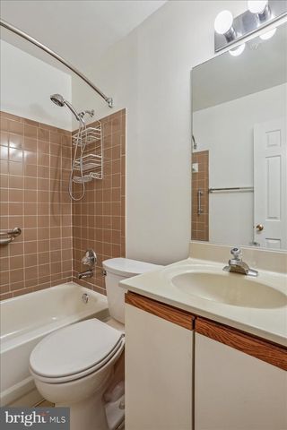 5700 MAGIC MOUNTAIN DR, North Bethesda, MD 20852