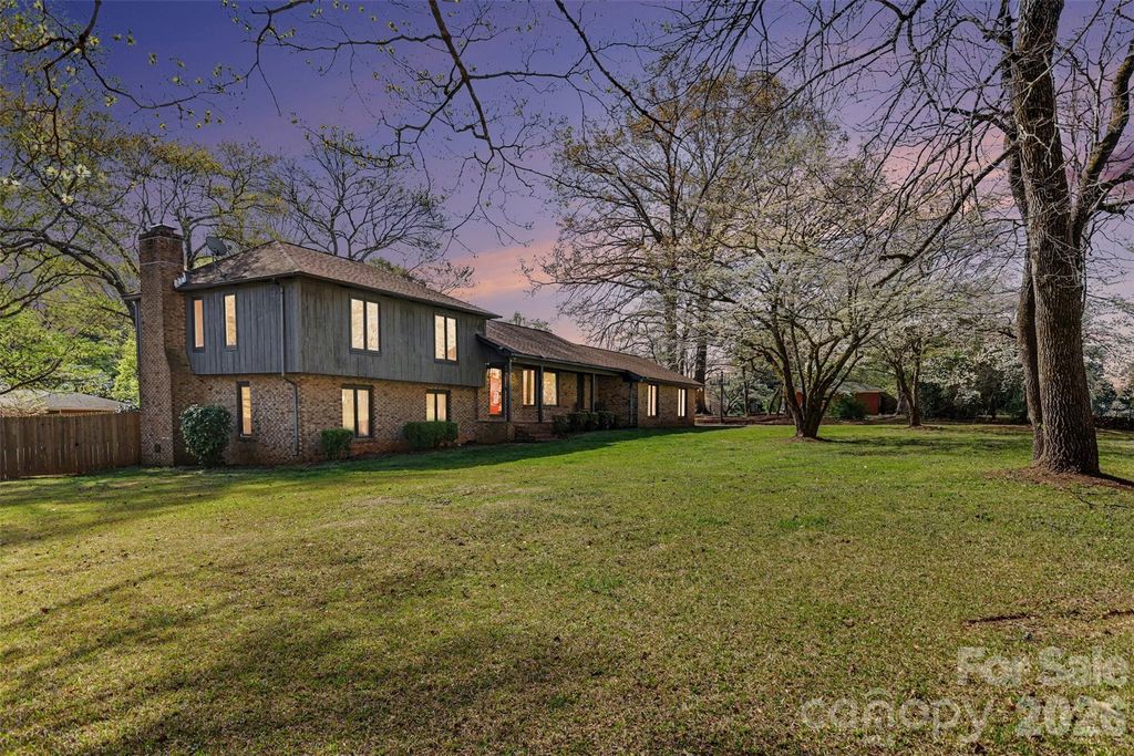 1226 Twin Lakes Road, Rock Hill, SC 29732