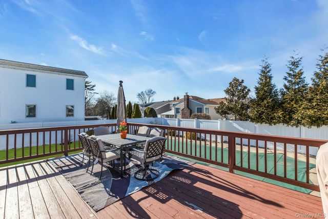 2505 Walters Court, Bellmore, NY 11710