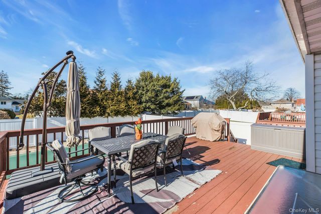 2505 Walters Court, Bellmore, NY 11710