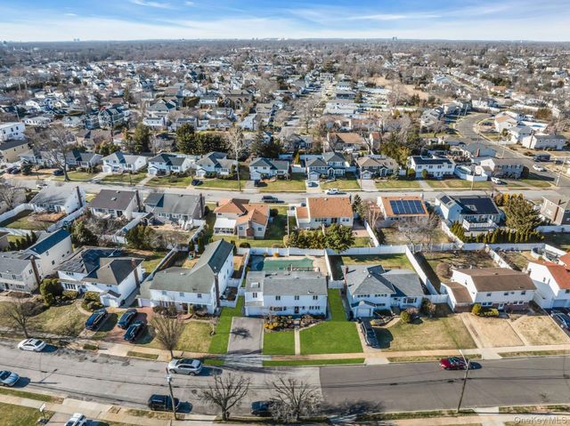 2505 Walters Court, Bellmore, NY 11710