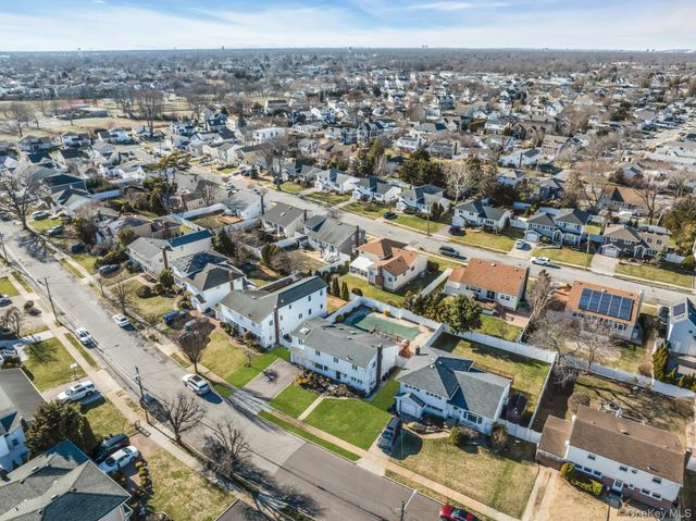 2505 Walters Court, Bellmore, NY 11710