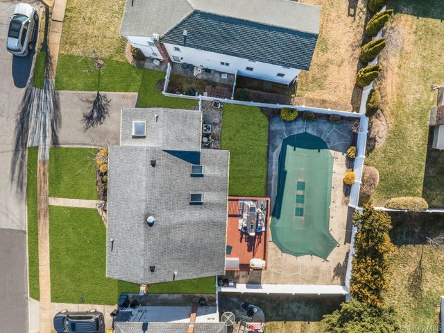 2505 Walters Court, Bellmore, NY 11710