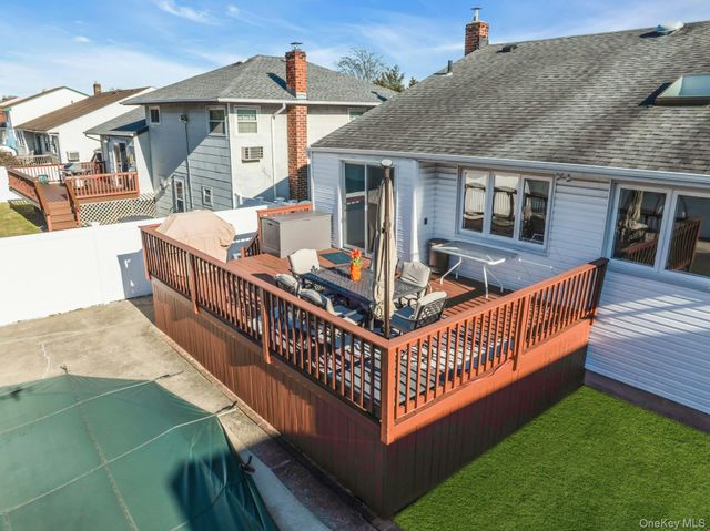 2505 Walters Court, Bellmore, NY 11710
