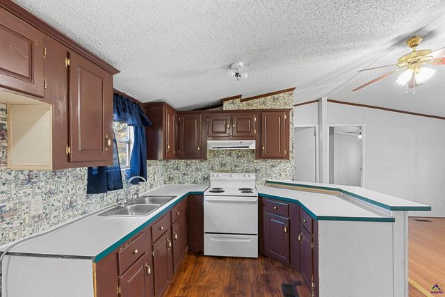 592 Toomer Rd, Perry, GA 31069