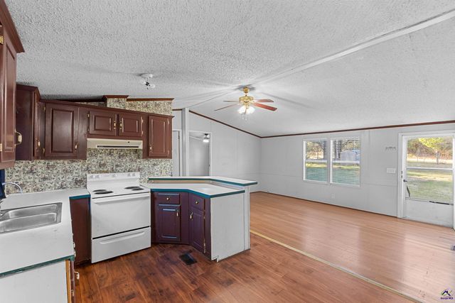 592 Toomer Rd, Perry, GA 31069