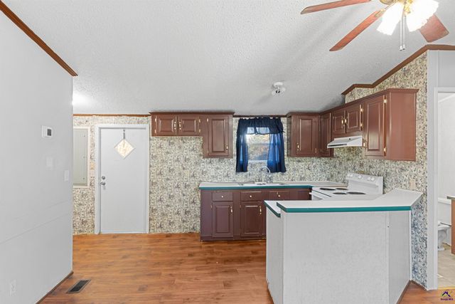 592 Toomer Rd, Perry, GA 31069