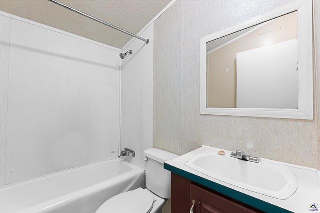 592 Toomer Rd, Perry, GA 31069