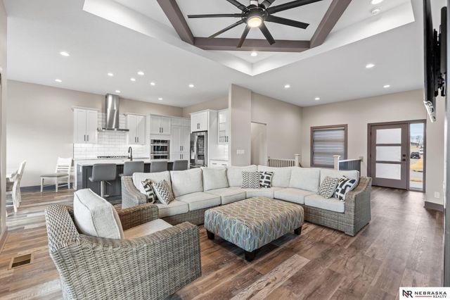 19817 Cottonwood Street, Gretna, NE 68028