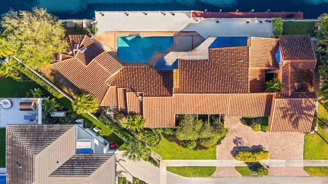 7401 NE Bay Cove Court, Boca Raton, FL 33487