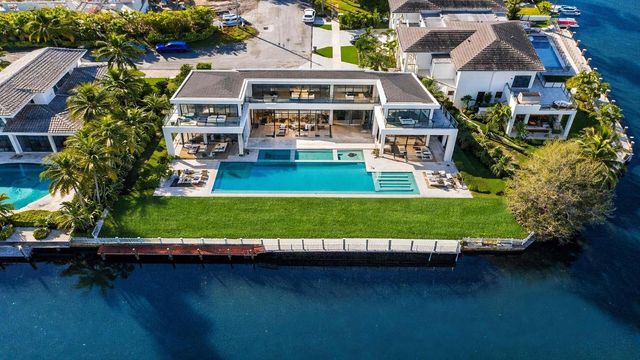 7401 NE Bay Cove Court, Boca Raton, FL 33487