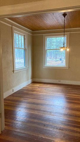 41008 Old School Road, Fall River Mills, CA 96028