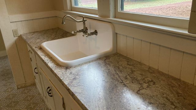 41008 Old School Road, Fall River Mills, CA 96028